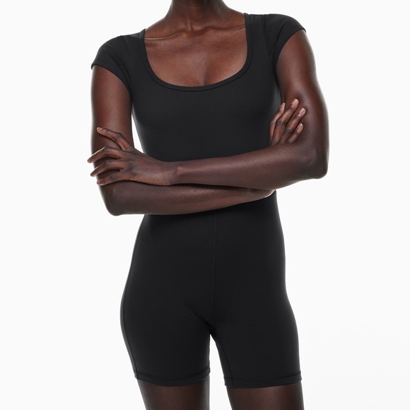 Aritzia Wilfred Free black Theodora short sleeve scoop neck onesie romper - XL - Picture 4 of 8